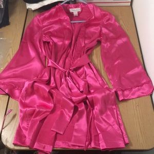 Womens Morgan Taylor Super Sexy Lightweight Silky Satiny Pink Robe Size Small